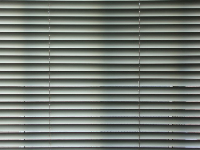 horizontal metal blinds