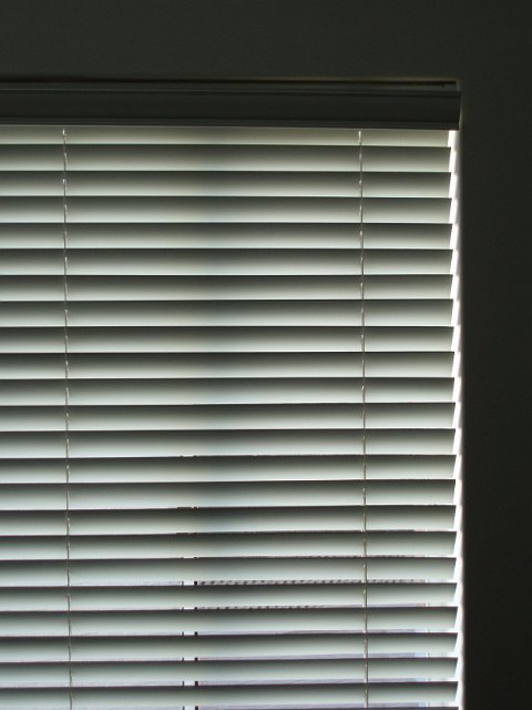 horizontal metal blinds